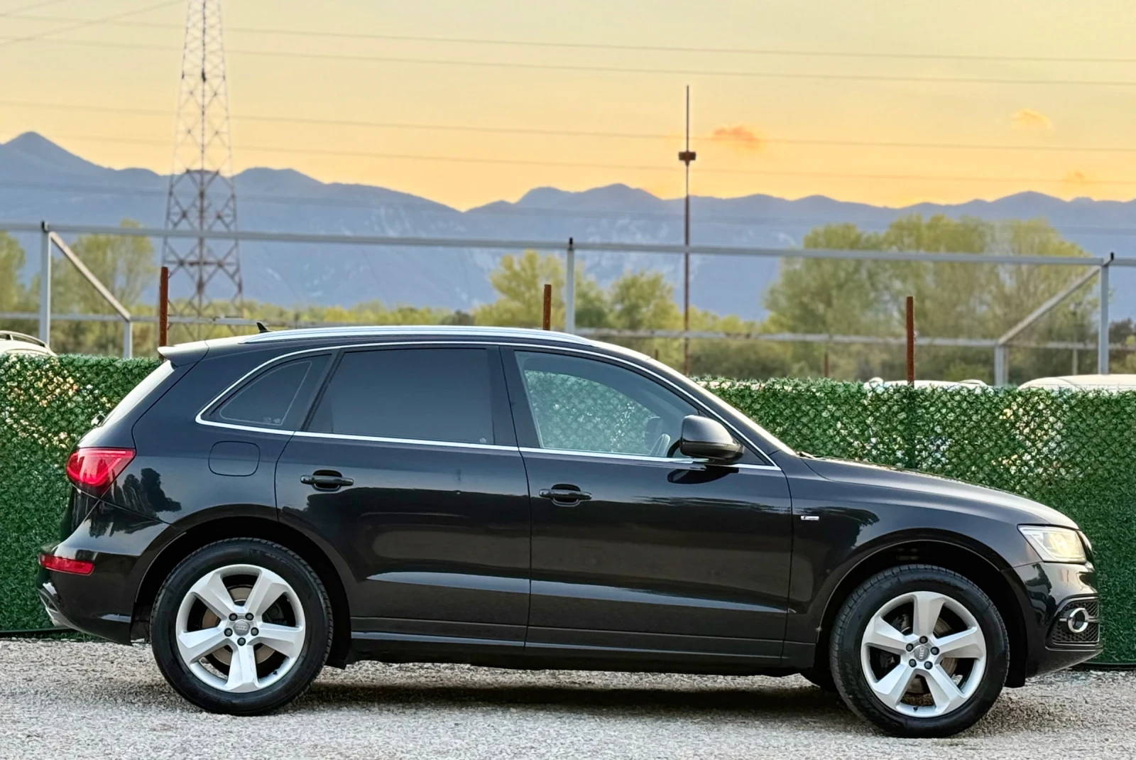 Audi Q5 3.0TDi//S-LINE* FACELIFT, снимка 8 - Автомобили и джипове - 56265851