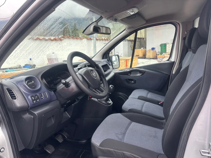 Opel Vivaro КЛИМА, снимка 8 - Бусове и автобуси - 49776062