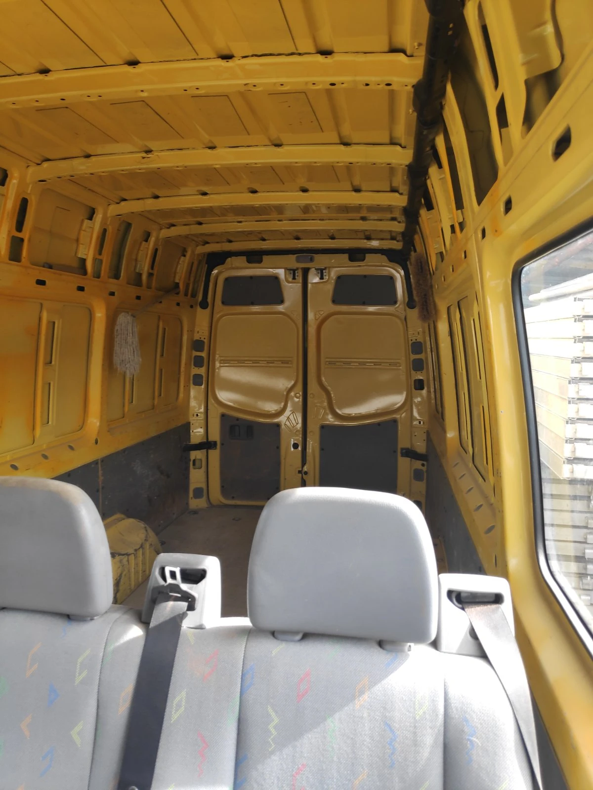 VW Crafter 2.5 TDI, снимка 7 - Бусове и автобуси - 54005427