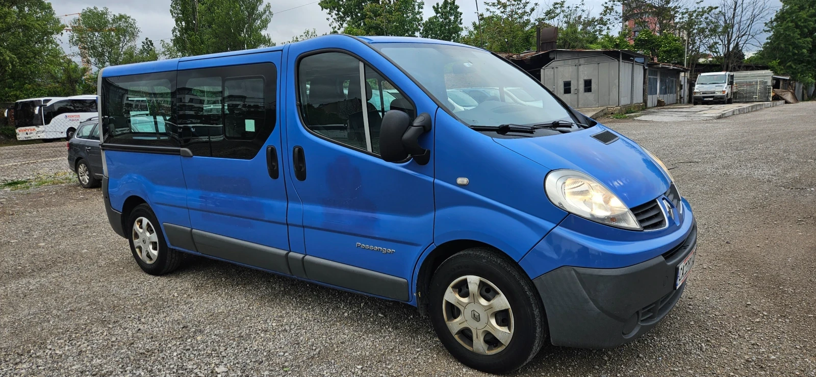 Renault Trafic 2.0 dci, 8+ 1 дълга база, снимка 3 - Бусове и автобуси - 54588502