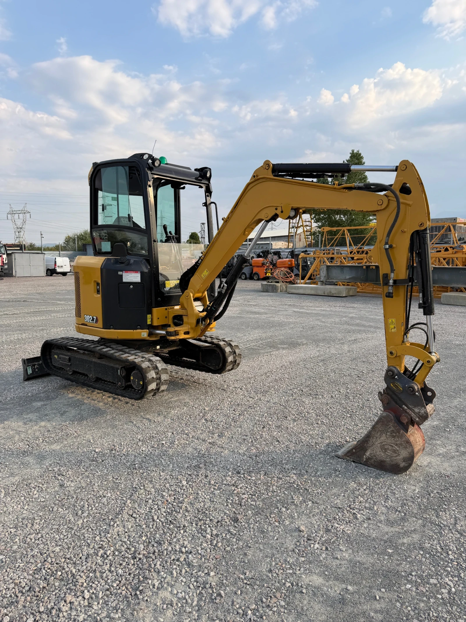 Багер Caterpillar 302.7CR
