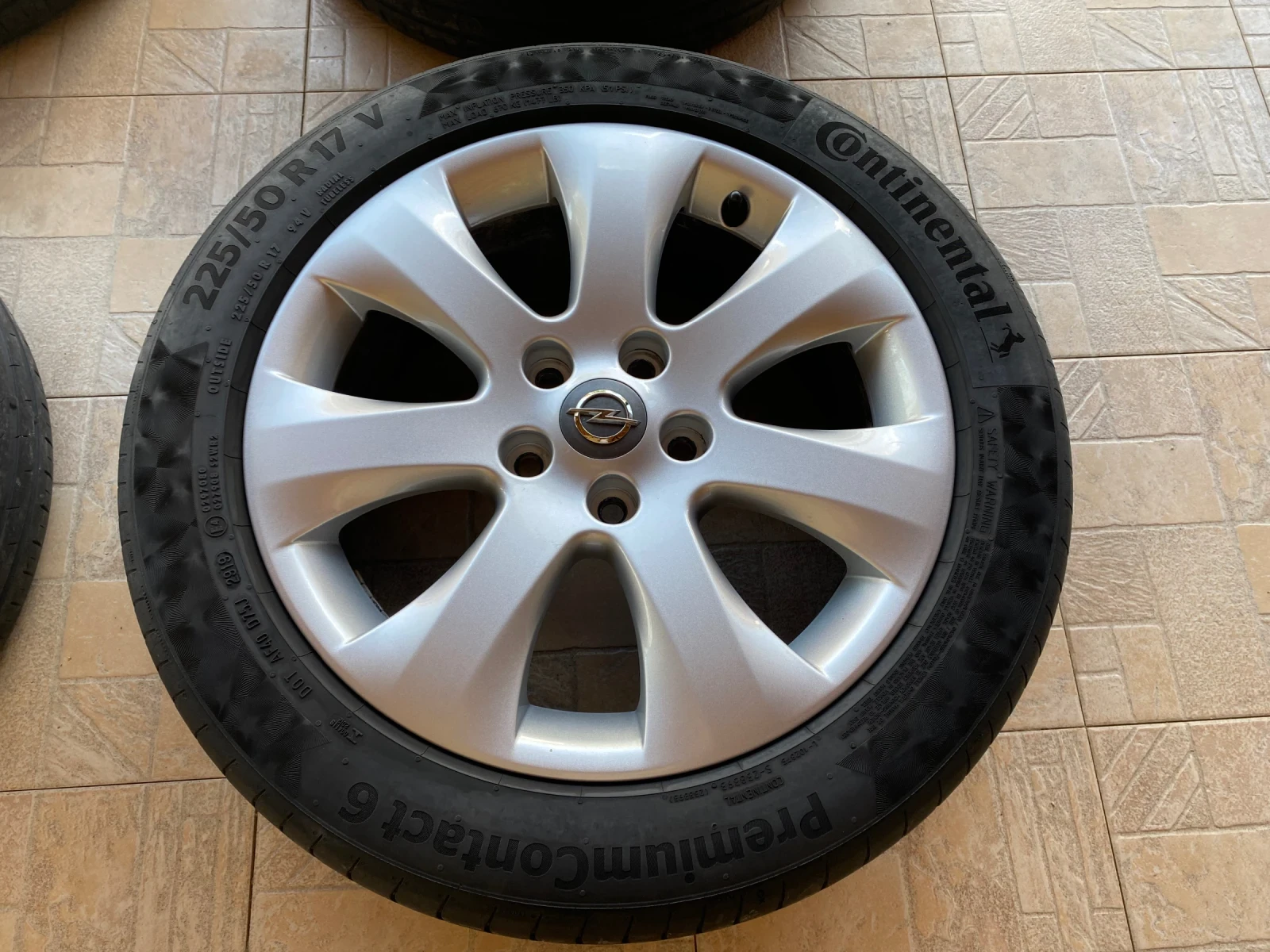    225/50R17  Opel Astra | Mobile.bg   3
