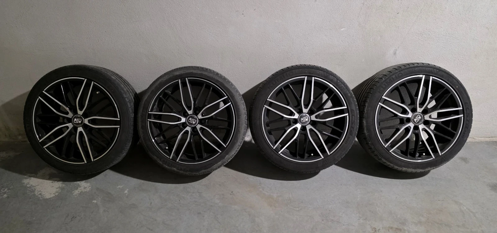 Гуми с джанти Kumho 235/40R18