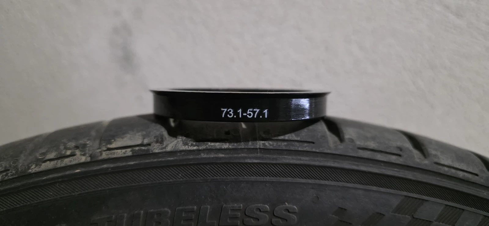 Гуми с джанти Kumho 235/40R18, снимка 4 - Гуми и джанти - 53903156