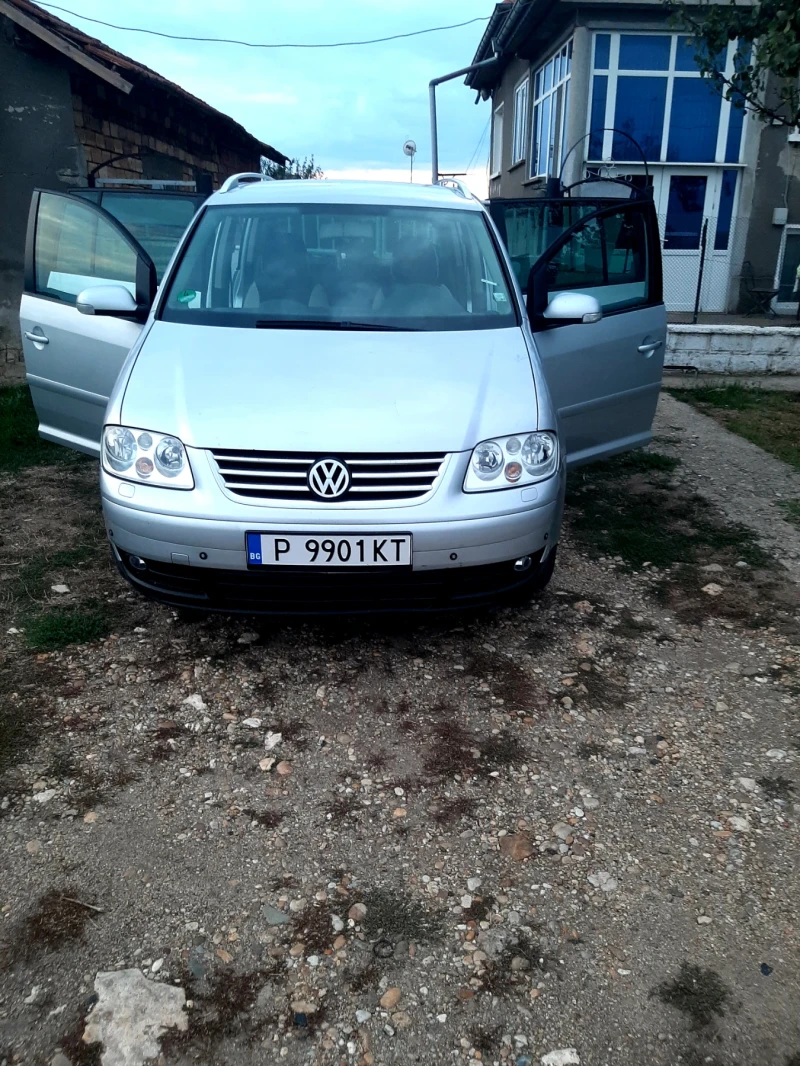 VW Touran, снимка 2 - Автомобили и джипове - 49221165