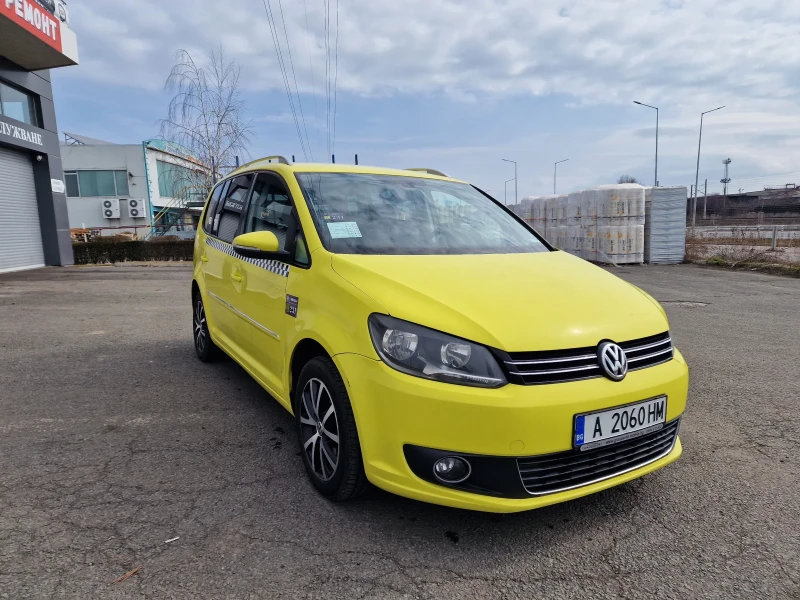 VW Touran 2.0TDI 140кс DSG 6 * Highline* , снимка 2 - Автомобили и джипове - 49324761