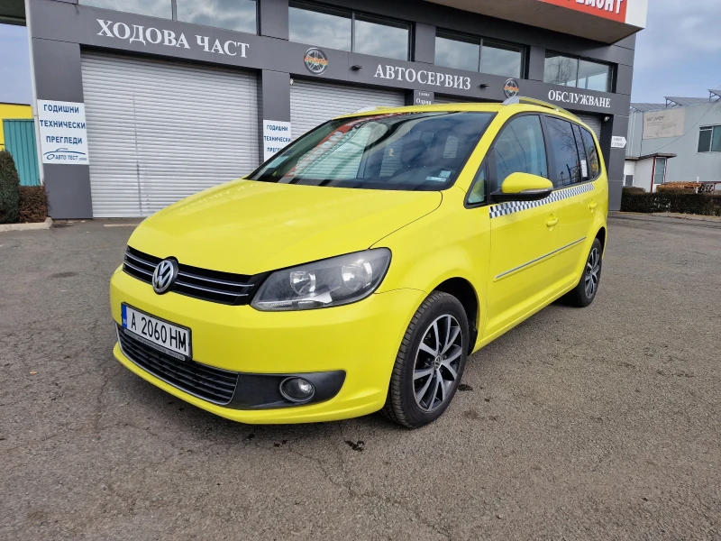 VW Touran 2.0TDI 140кс DSG 6 * Highline* , снимка 1 - Автомобили и джипове - 49324761