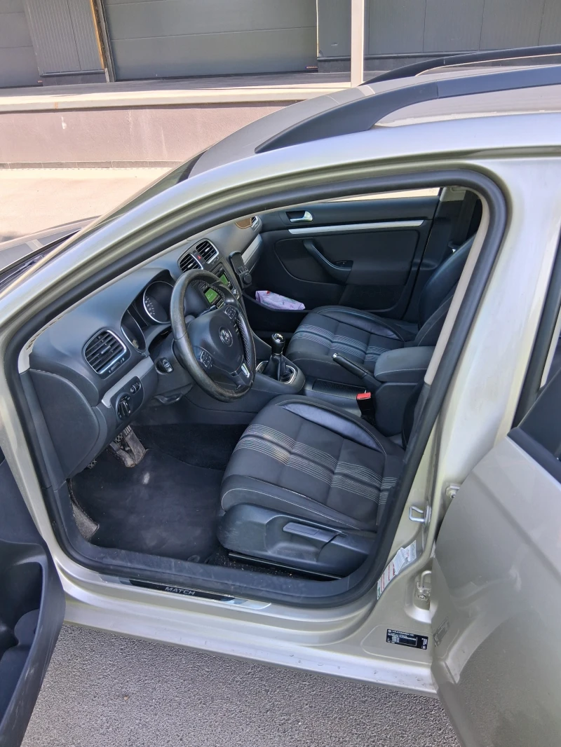 VW Golf, снимка 5 - Автомобили и джипове - 51590580