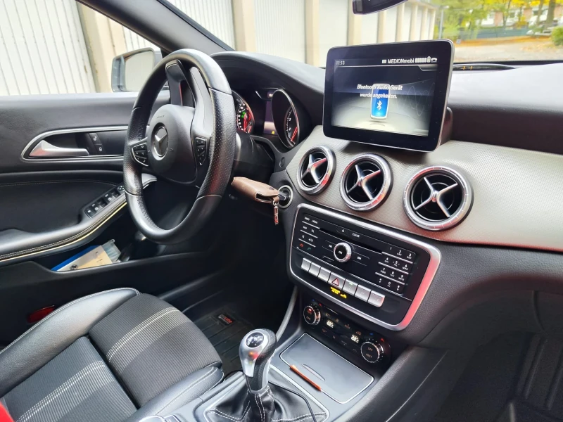 Mercedes-Benz CLA 200, снимка 10 - Автомобили и джипове - 53101881