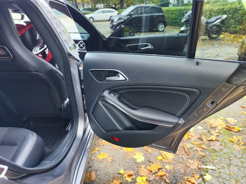 Mercedes-Benz CLA 200, снимка 13 - Автомобили и джипове - 53101881