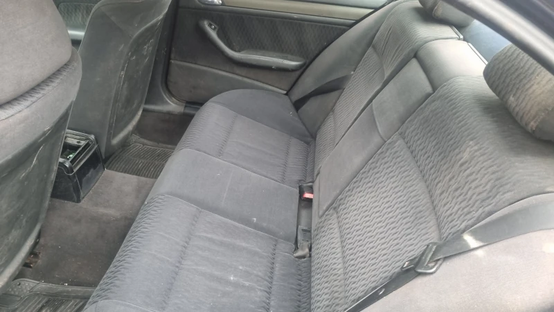 BMW 318, снимка 8 - Автомобили и джипове - 52635730