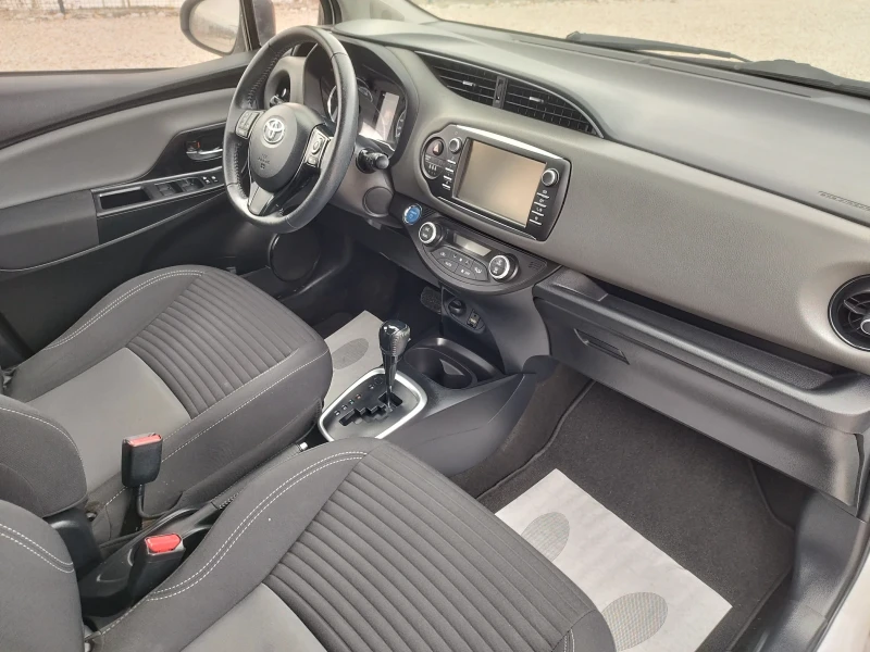 Toyota Yaris 1.5hybrid 74399km, снимка 4 - Автомобили и джипове - 53285435
