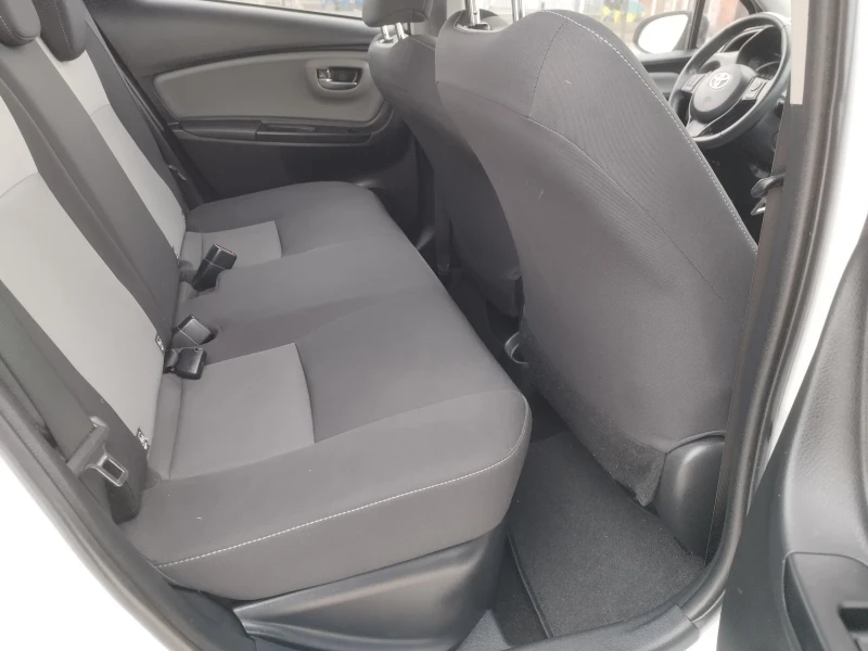 Toyota Yaris 1.5hybrid 74399km, снимка 6 - Автомобили и джипове - 53285435