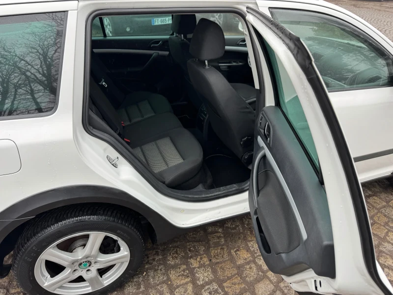 Skoda Octavia SKOUT/2.0 TDI/ 140 к.с, снимка 12 - Автомобили и джипове - 53468014