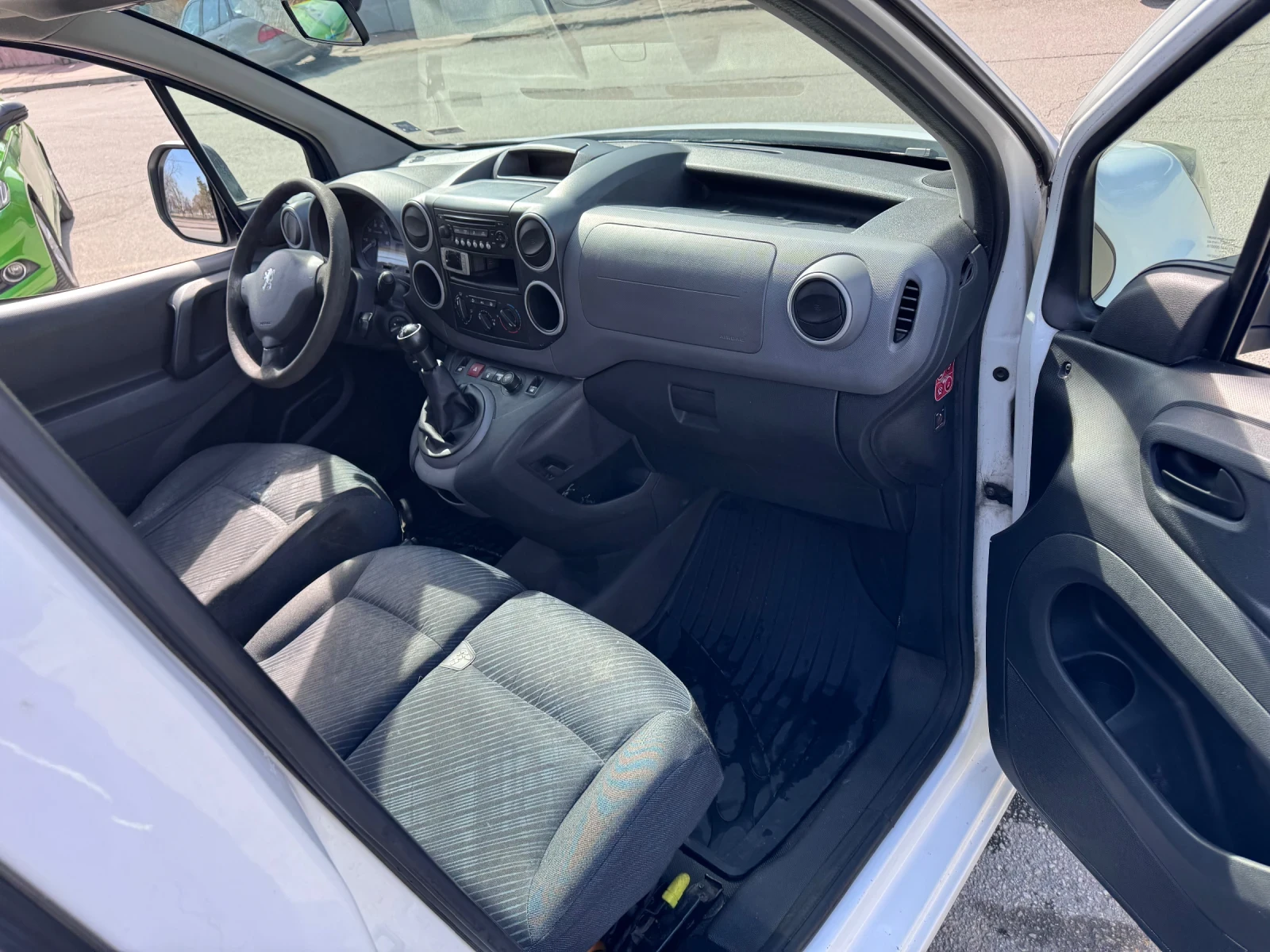 Peugeot Partner ХЛАДИЛЕН 1.6 HDi  - изображение 10