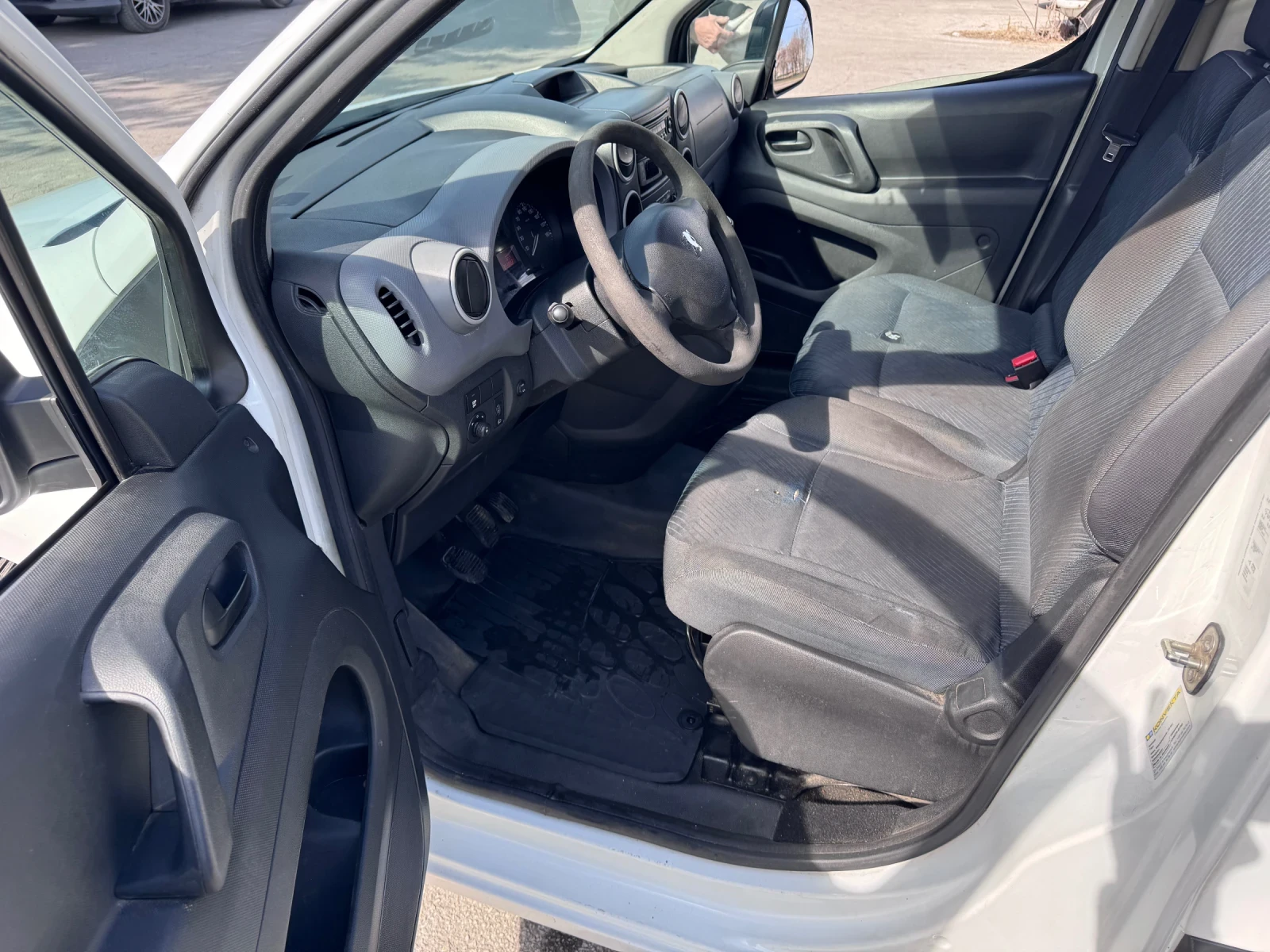 Peugeot Partner ХЛАДИЛЕН 1.6 HDi  - изображение 8