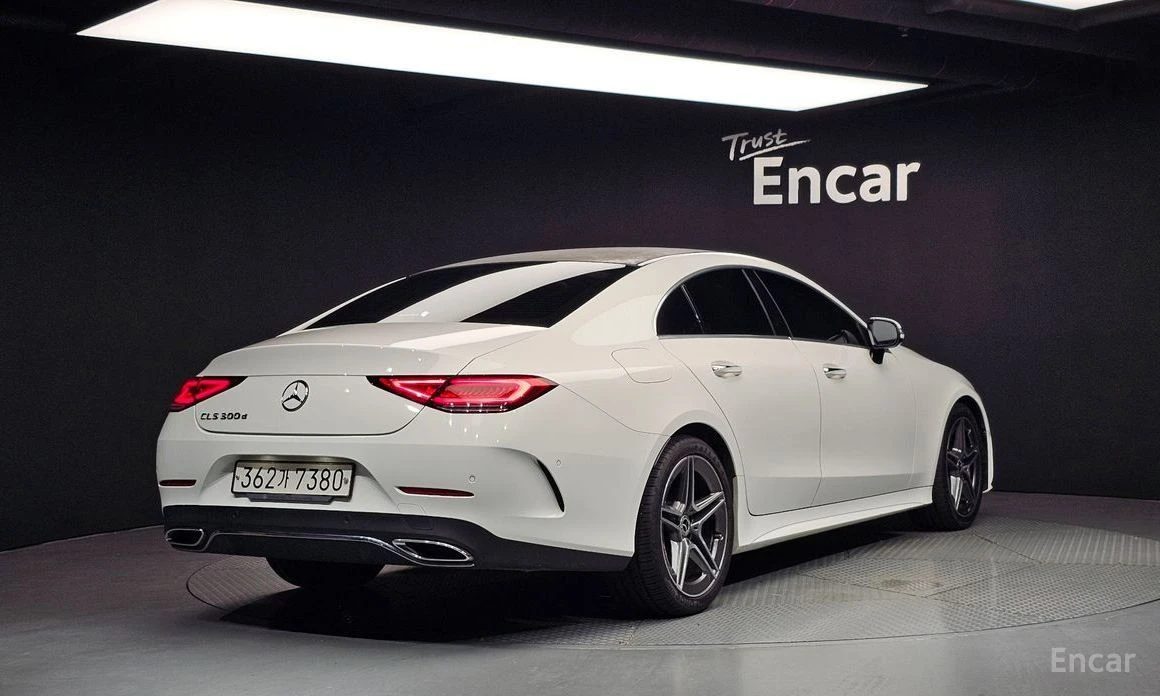 Mercedes-Benz CLS 300  - изображение 2