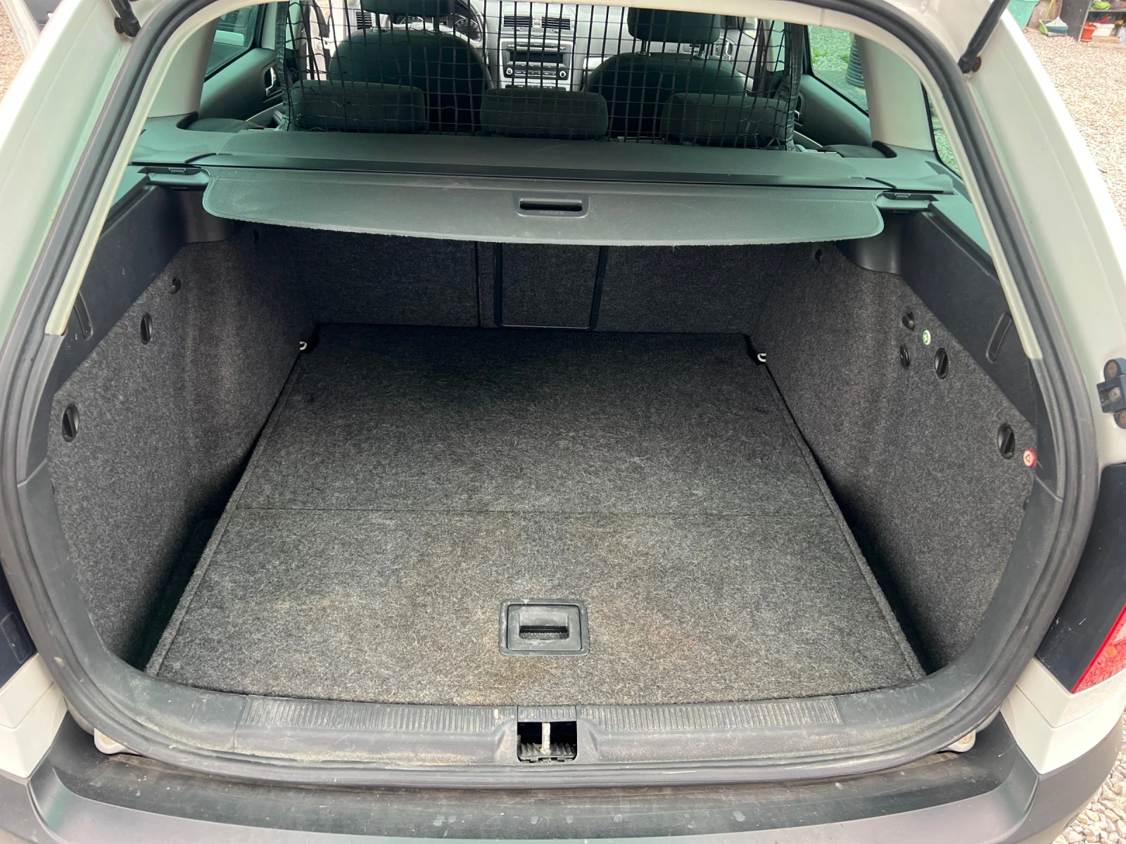 Skoda Octavia SKOUT/2.0 TDI/ 140 к.с, снимка 12 - Автомобили и джипове - 53468014
