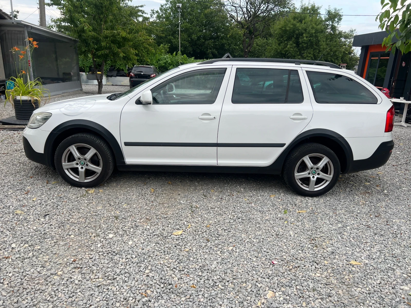 Skoda Octavia SKOUT/2.0 TDI/ 140 к.с, снимка 8 - Автомобили и джипове - 53468014