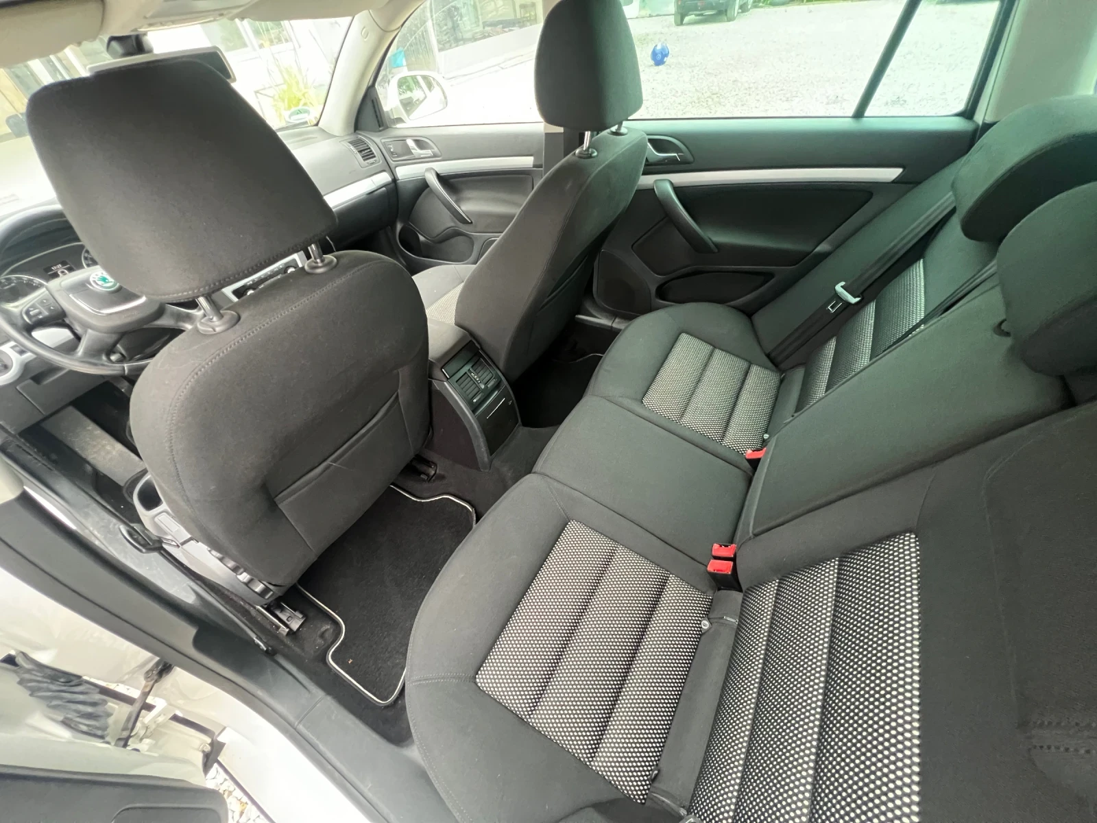 Skoda Octavia SKOUT/2.0 TDI/ 140 к.с, снимка 11 - Автомобили и джипове - 53468014