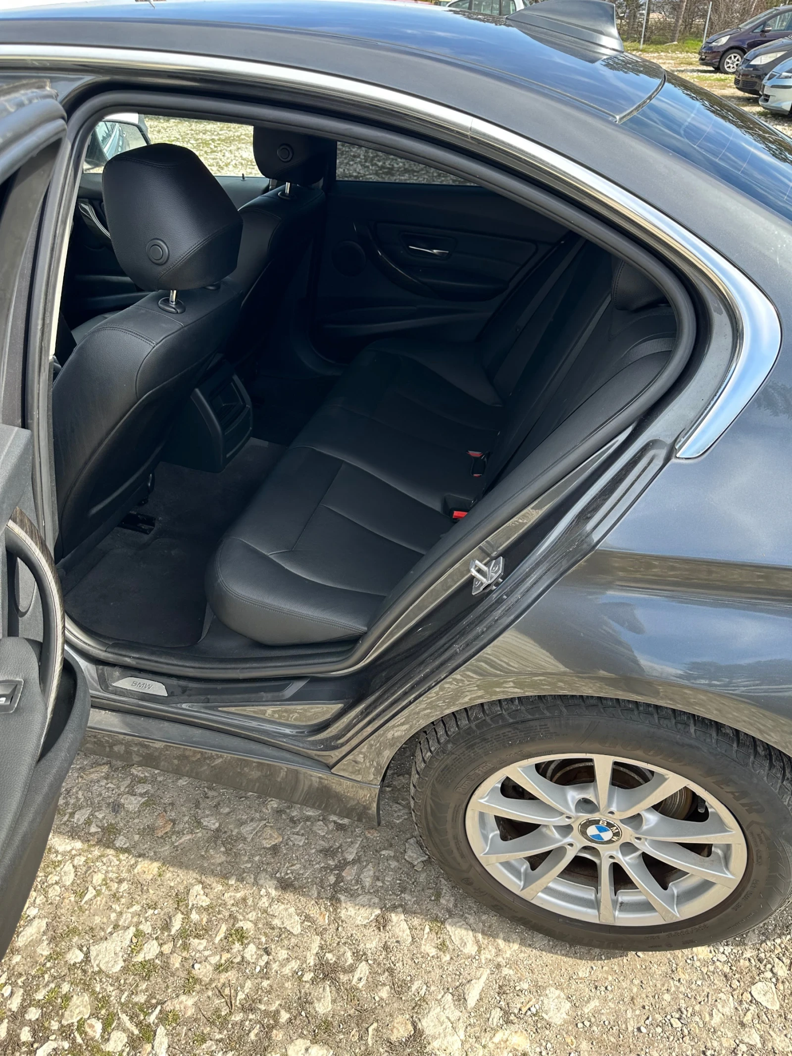 BMW 320 2.0, снимка 12 - Автомобили и джипове - 53772491