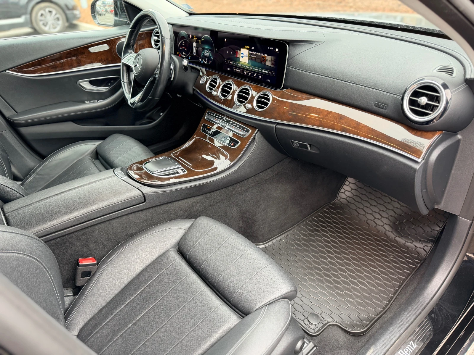 Mercedes-Benz E 220 Avangarde-лизинг през Уникредит , снимка 12 - Автомобили и джипове - 53961822