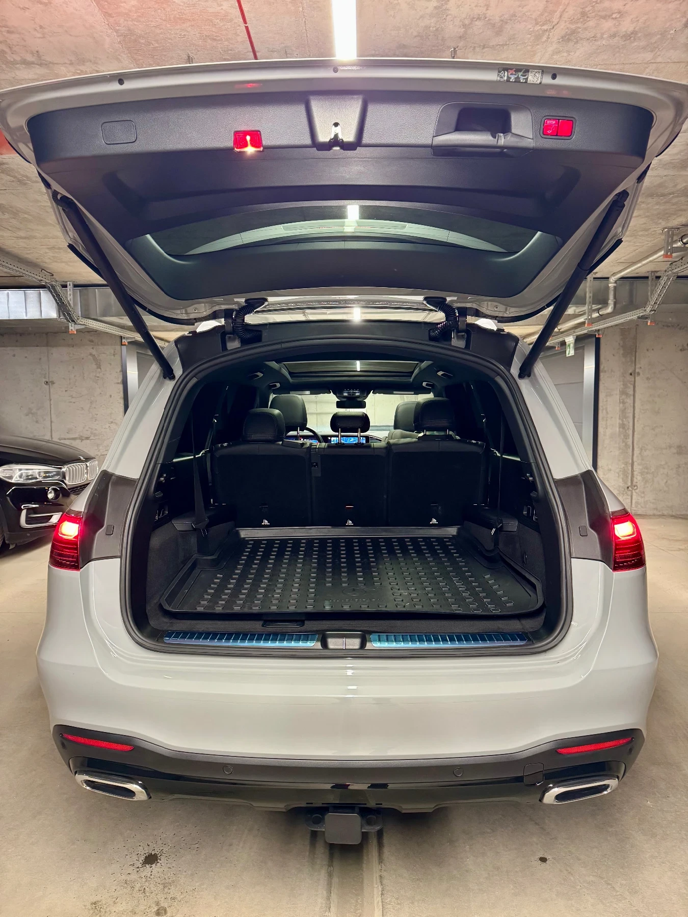 Mercedes-Benz GLS 450 * AMG package * Night package * Massage* , снимка 6 - Автомобили и джипове - 53983284