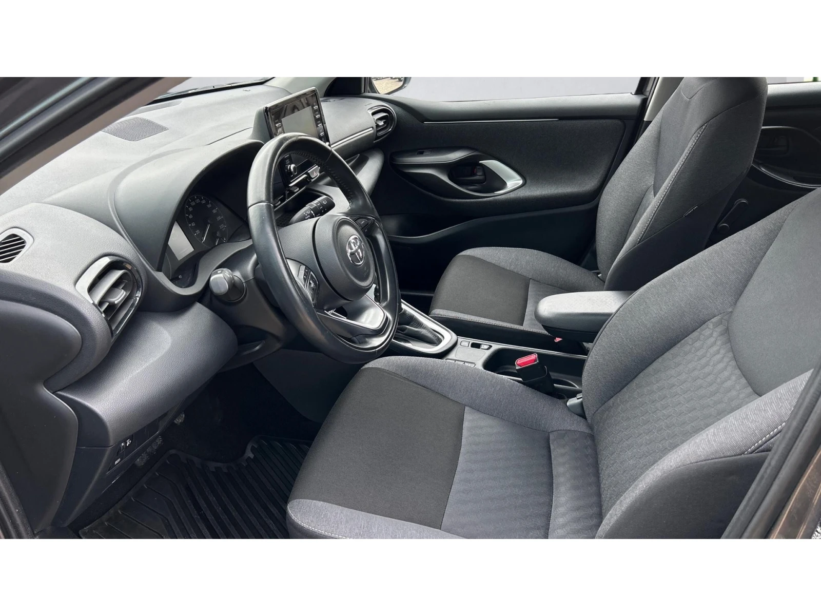 Toyota Yaris Месечна вноска от 265  , снимка 12 - Автомобили и джипове - 54068122