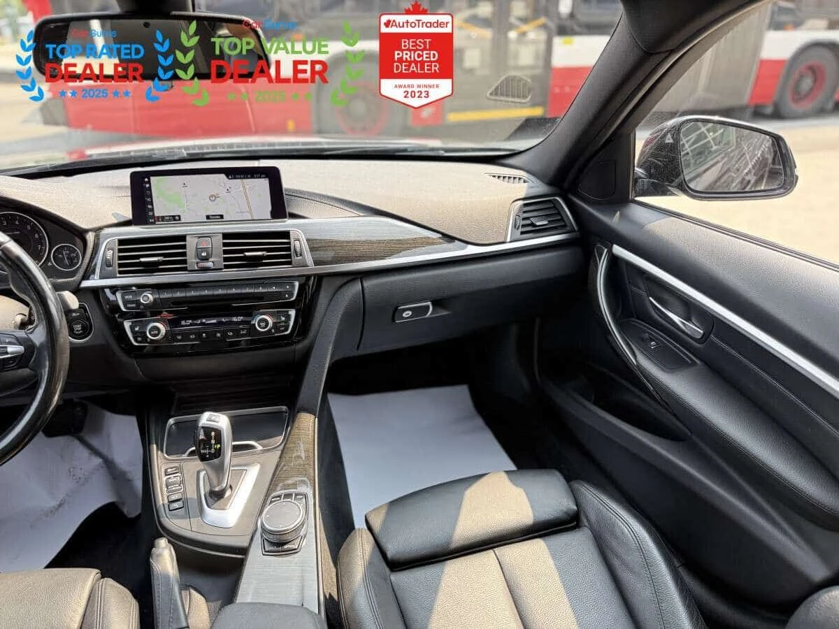 BMW 330 * xDrive * CARFAX * ЦЕНА ДО БГ, снимка 15 - Автомобили и джипове - 54371327