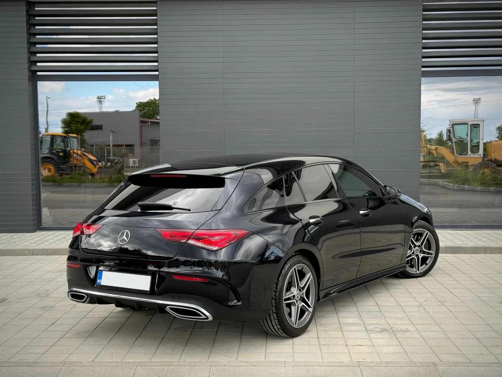 Mercedes-Benz CLA 220 AMG Line* Panorama* MultiBeam LED* Burmester* , снимка 2 - Автомобили и джипове - 54585190
