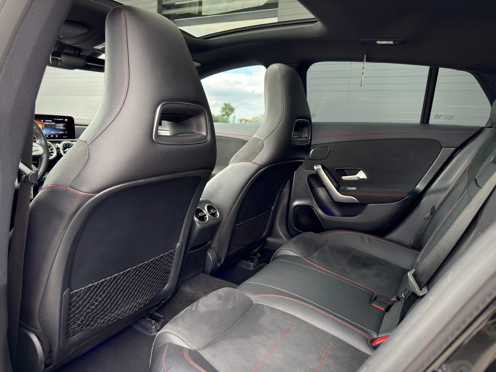 Mercedes-Benz CLA 220 AMG Line* Panorama* MultiBeam LED* Burmester* , снимка 9 - Автомобили и джипове - 54585190