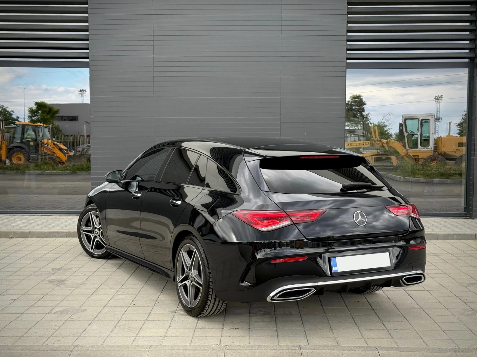 Mercedes-Benz CLA 220 AMG Line* Panorama* MultiBeam LED* Burmester* , снимка 4 - Автомобили и джипове - 54585190