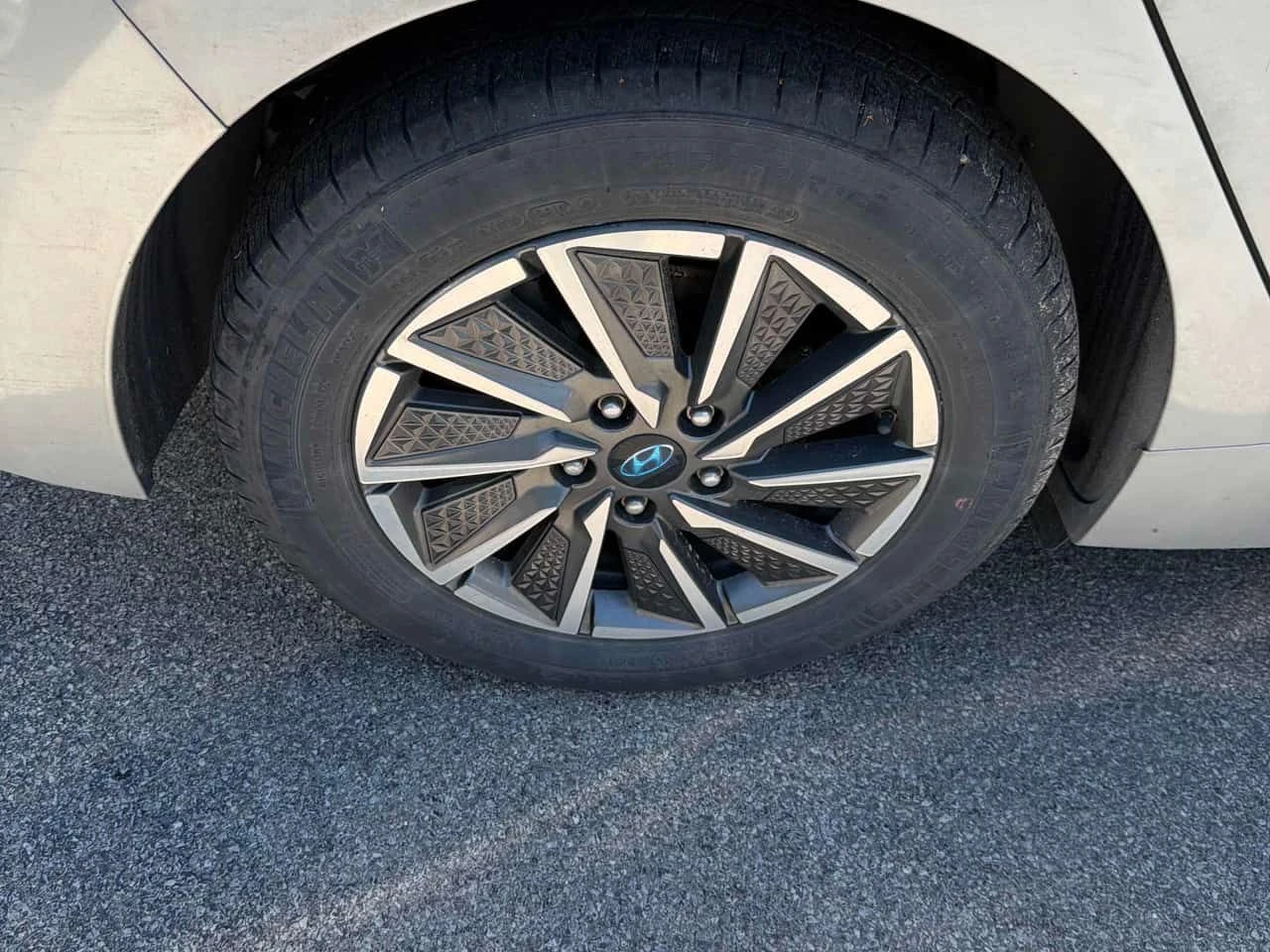 Hyundai Ioniq * Ultimate * CARFAX * ��� ������������ ������ | Mobile.bg � ����������� 7