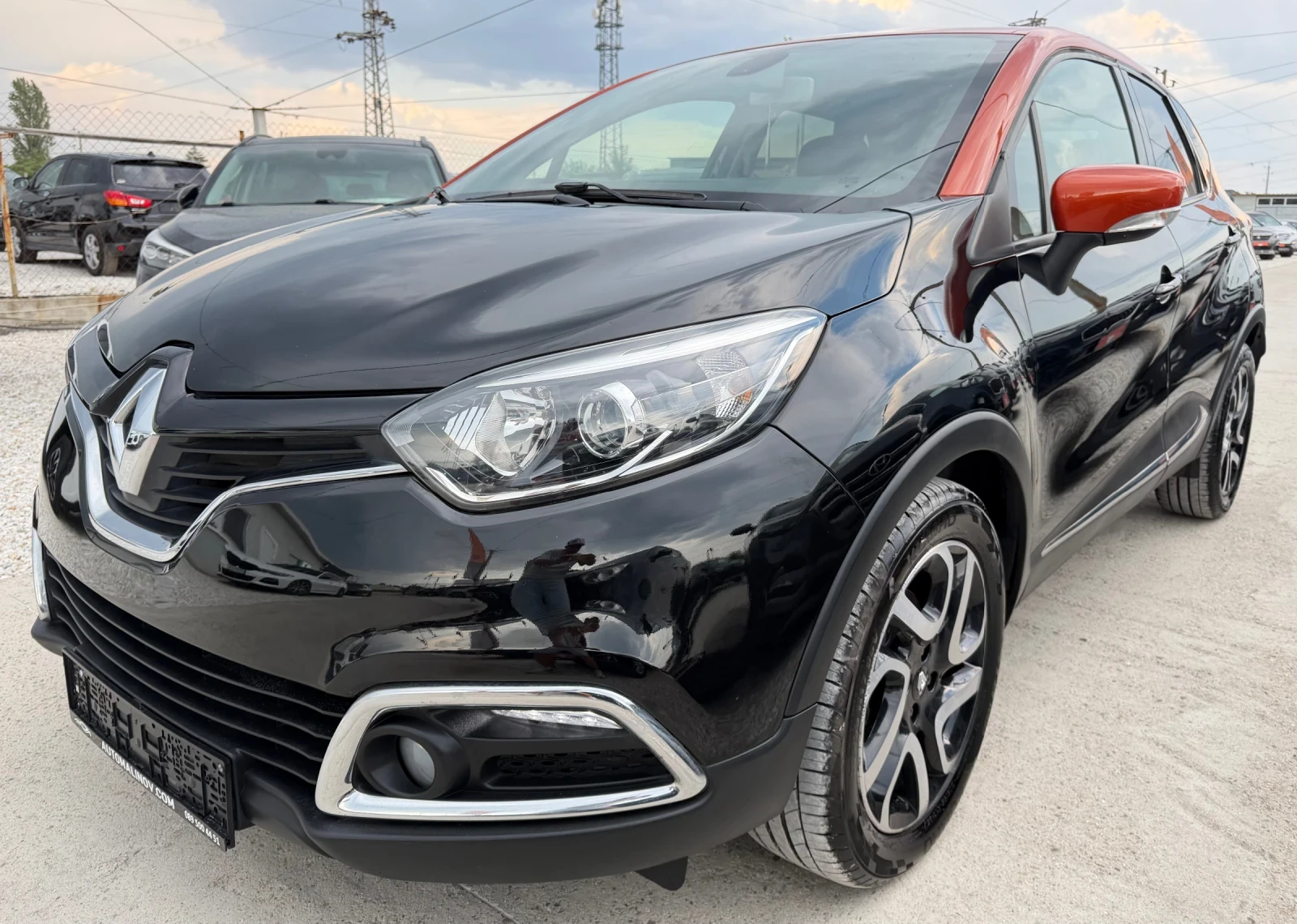 Renault Captur Bi color, key less, navi, camera