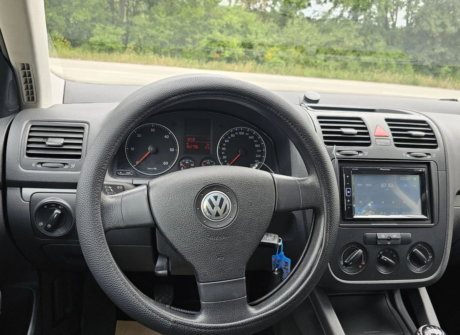 VW Golf 1.9TDI, снимка 15 - Автомобили и джипове - 55288758