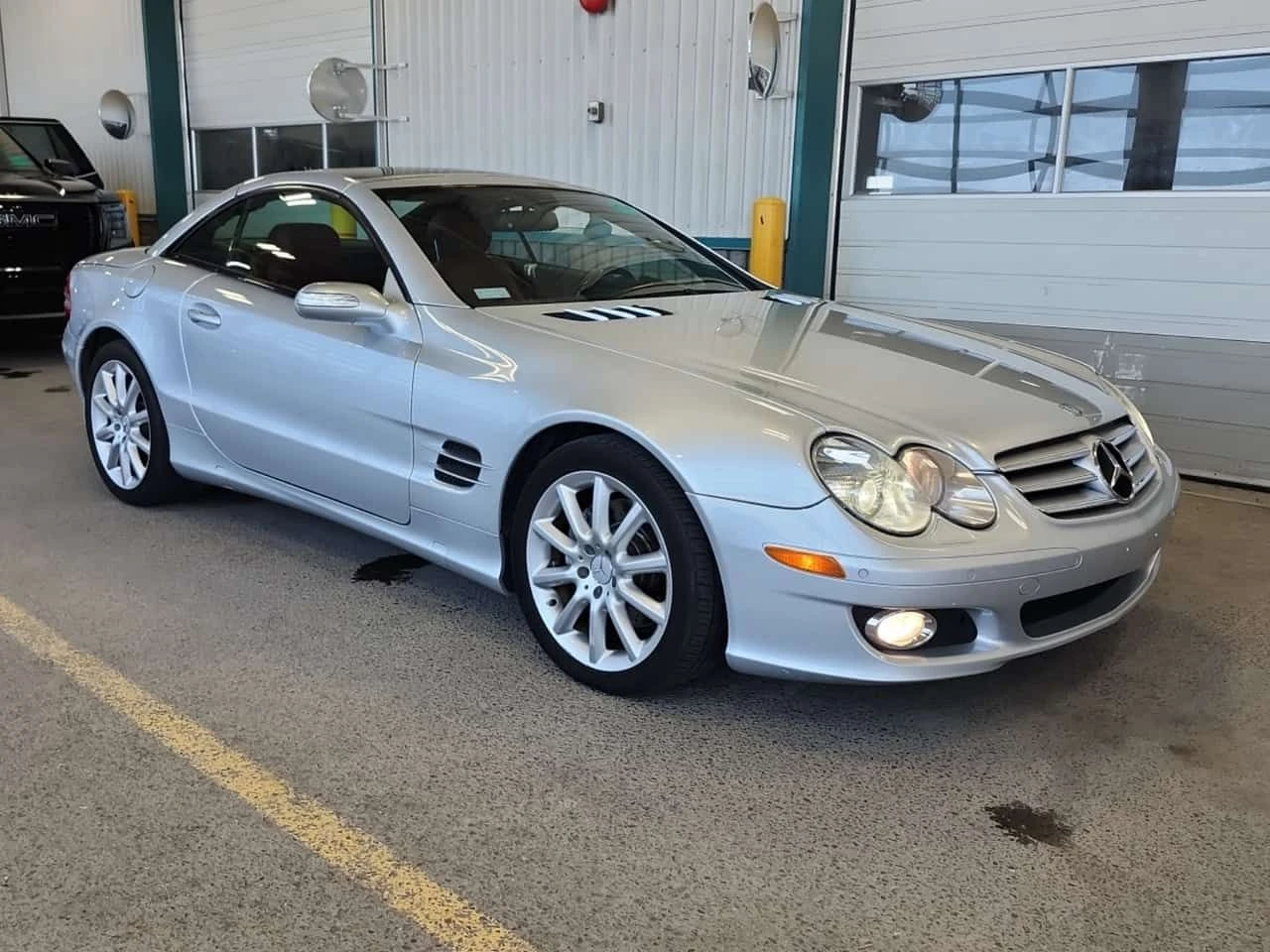 Mercedes-Benz SL  5.5L V8 / RED INT / 2 КЛЮЧА , снимка 2 - Автомобили и джипове - 55435134