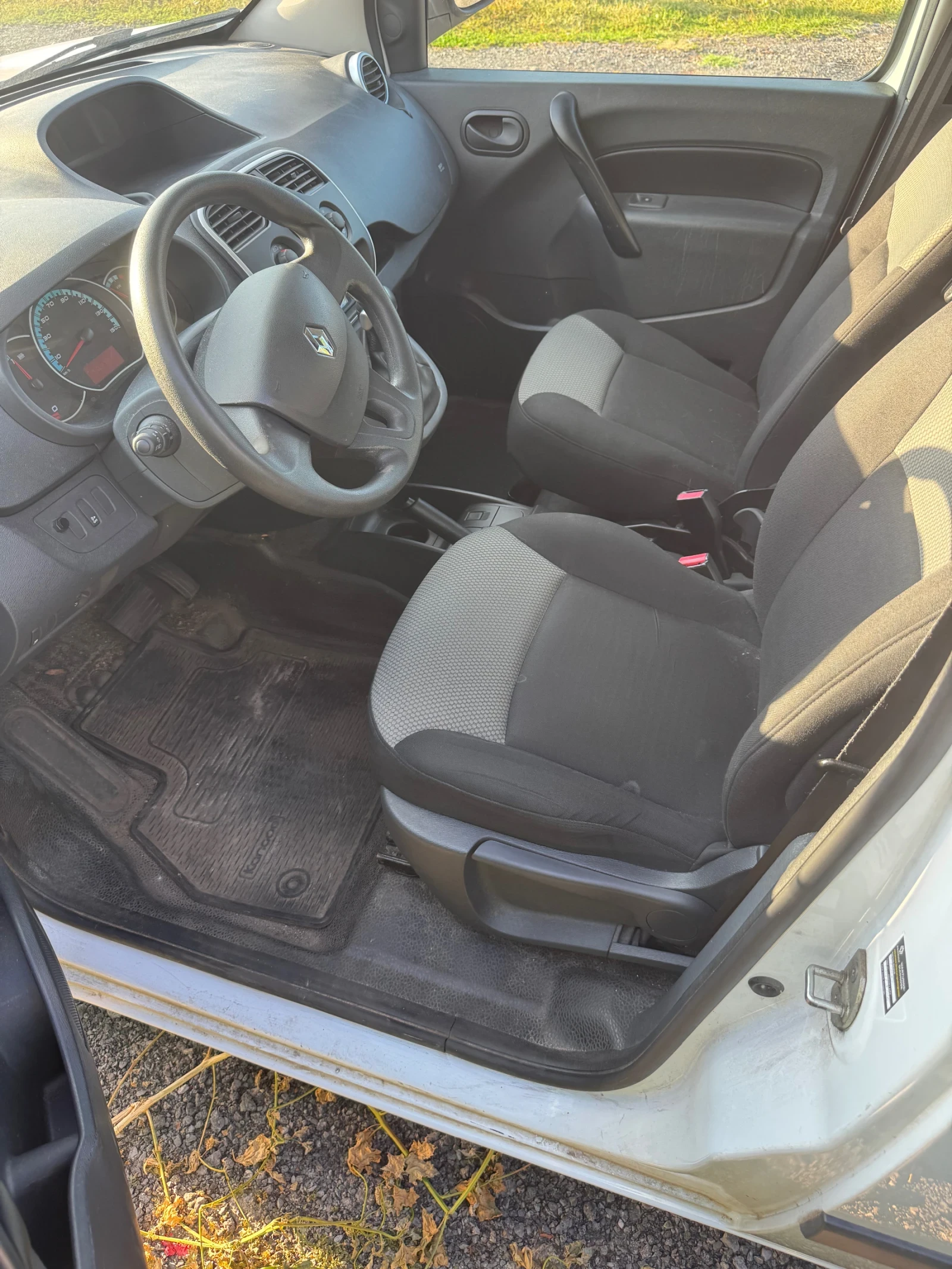 Renault Kangoo ZE електрически 92.4% батерия, снимка 4 - Автомобили и джипове - 55449466