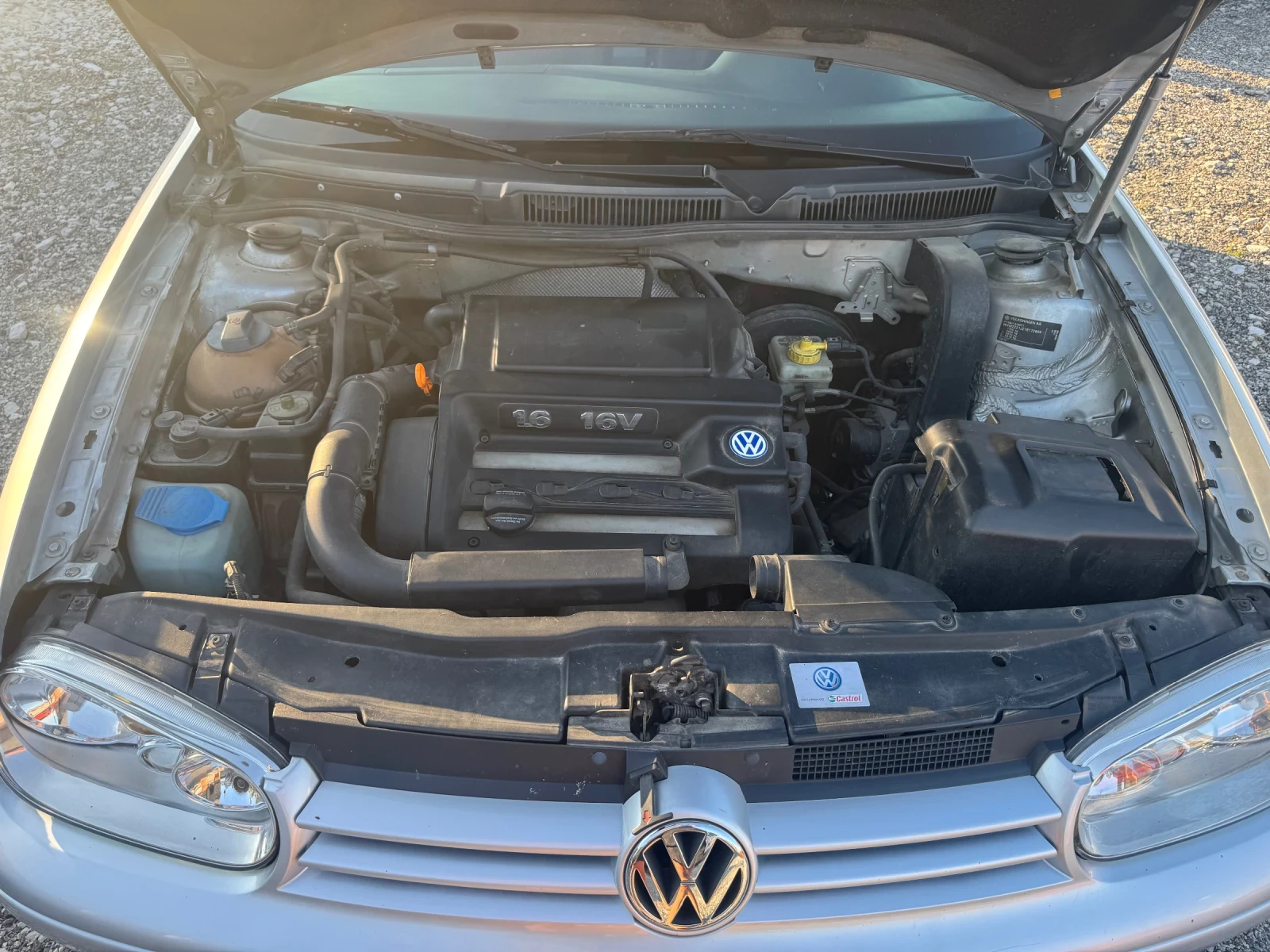VW Golf 1.6i KLIMATR ITALY , снимка 8 - Автомобили и джипове - 55492423