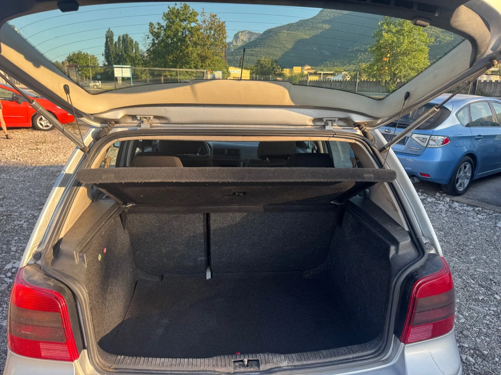 VW Golf 1.6i KLIMATR ITALY , снимка 5 - Автомобили и джипове - 55492423