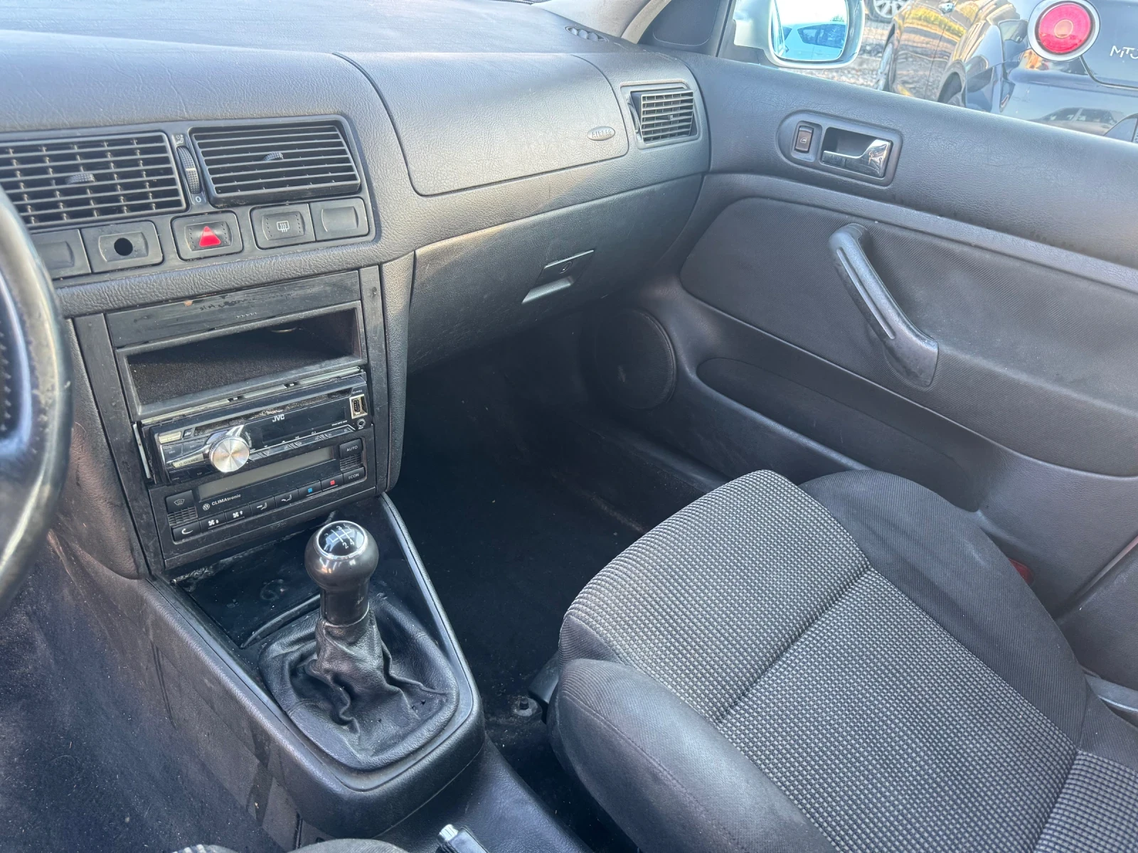 VW Golf 1.6i KLIMATR ITALY , снимка 7 - Автомобили и джипове - 55492423