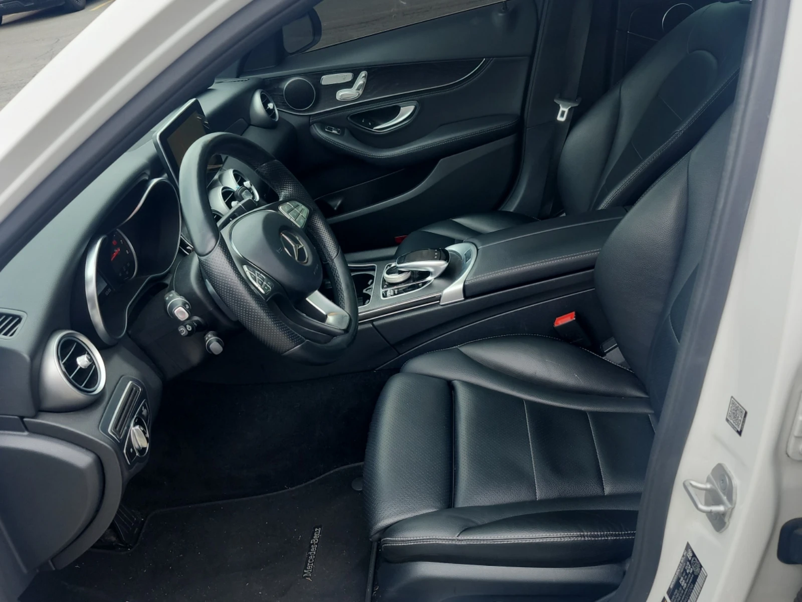 Mercedes-Benz C 300 АВТОКРЕДИТ, снимка 6 - Автомобили и джипове - 56011344