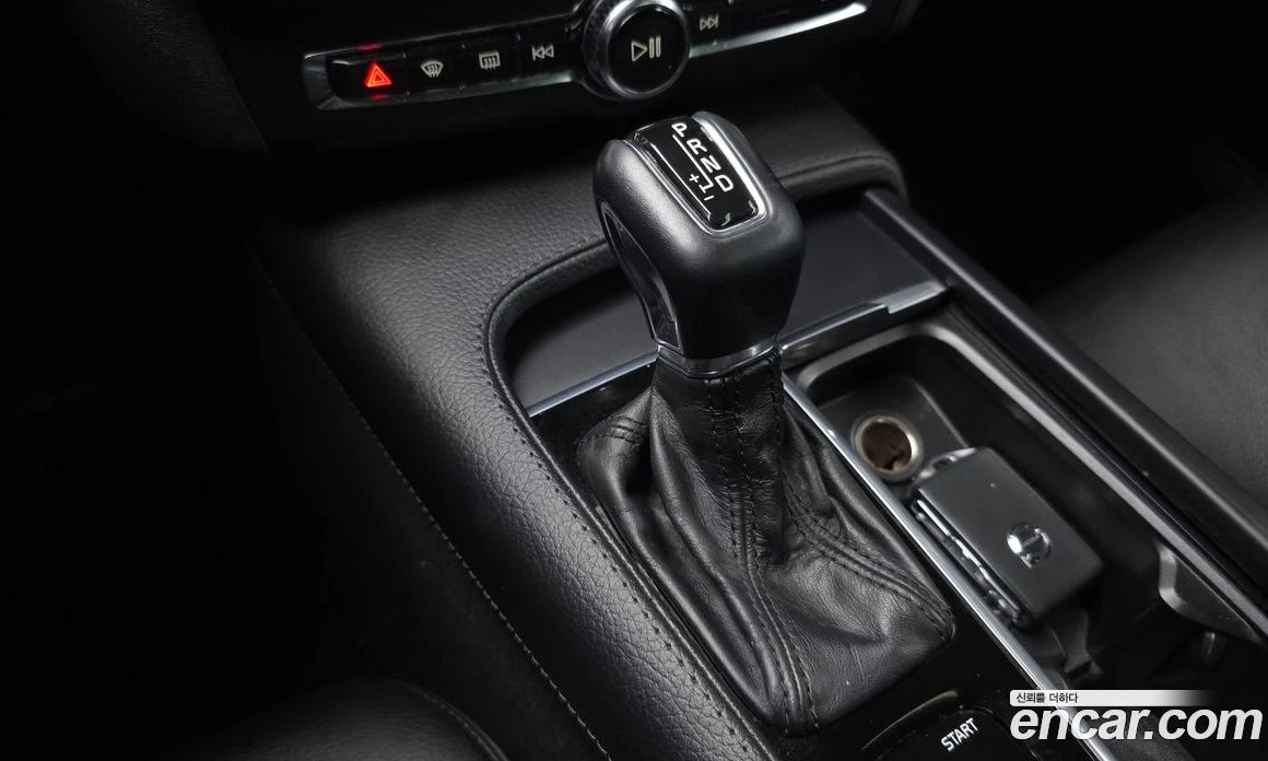 Volvo S90 D5 AWD Momentum, снимка 9 - Автомобили и джипове - 56123195