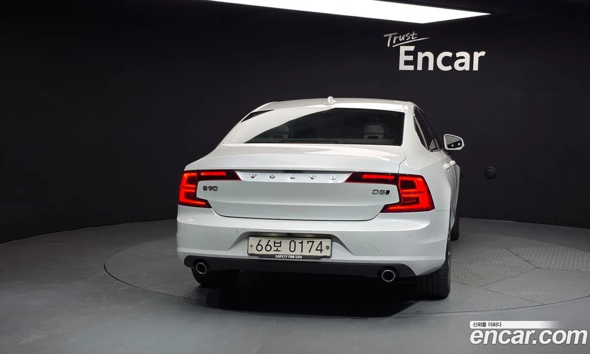Volvo S90 D5 AWD Momentum, снимка 4 - Автомобили и джипове - 56123195