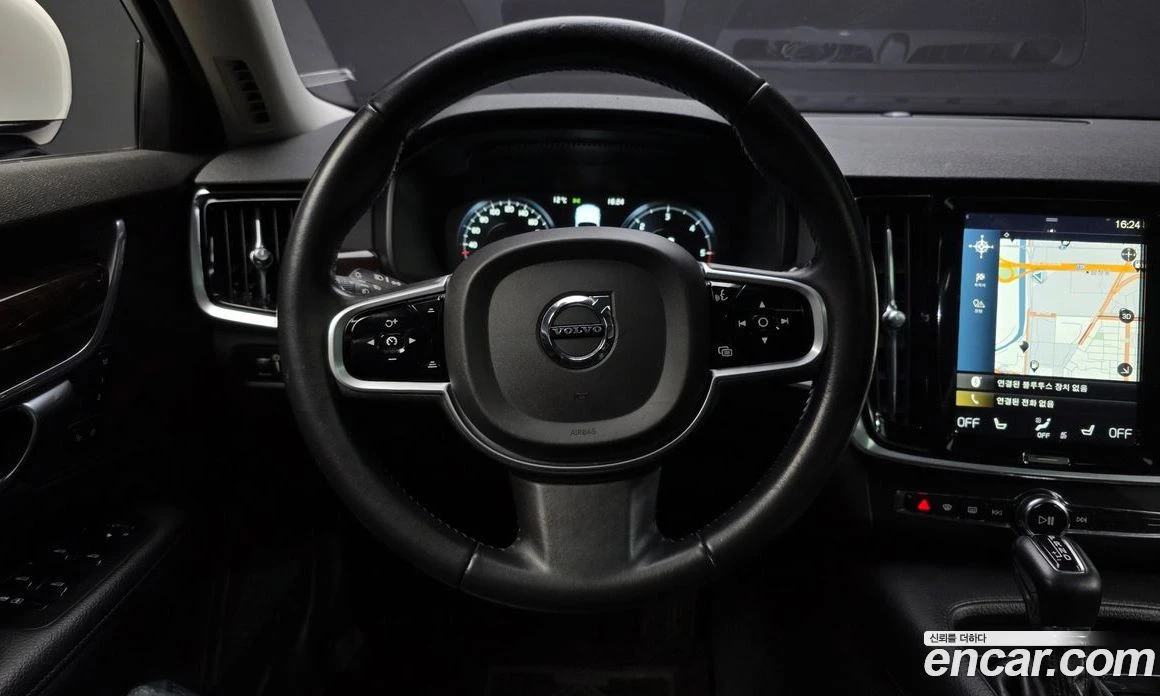 Volvo S90 D5 AWD Momentum, снимка 13 - Автомобили и джипове - 56123195