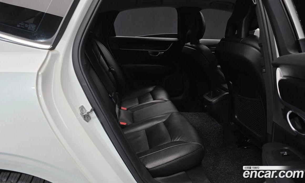 Volvo S90 D5 AWD Momentum, снимка 12 - Автомобили и джипове - 56123195
