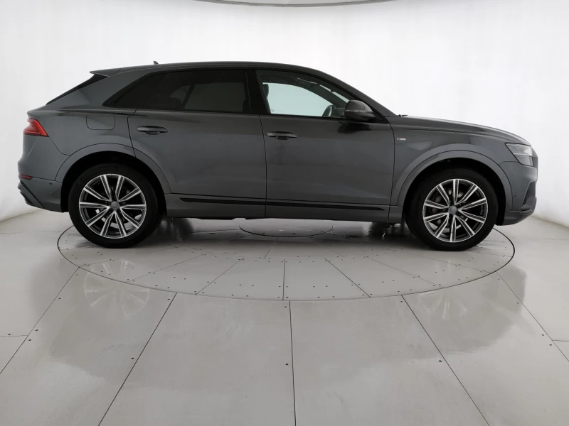 Audi Q8 50 Tdi mhev Sport Quattro, снимка 2 - Автомобили и джипове - 48612473