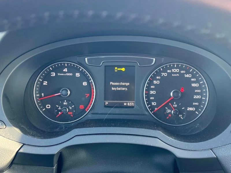 Audi Q3 * Technik * CARFAX * БЕЗ ПЪРВОНАЧАЛНА ВНОСКА, снимка 8 - Автомобили и джипове - 52891227