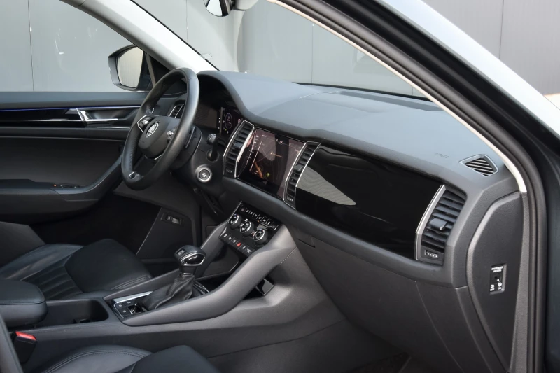 Skoda Kodiaq &K/CANTON/360Камера/СЕРВИЗНА ИСТОРИЯ, снимка 8 - Автомобили и джипове - 52985893