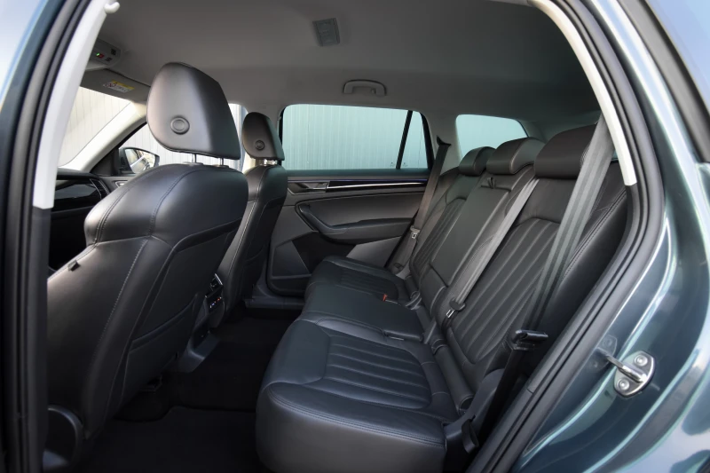 Skoda Kodiaq &K/CANTON/360Камера/СЕРВИЗНА ИСТОРИЯ, снимка 11 - Автомобили и джипове - 52985893