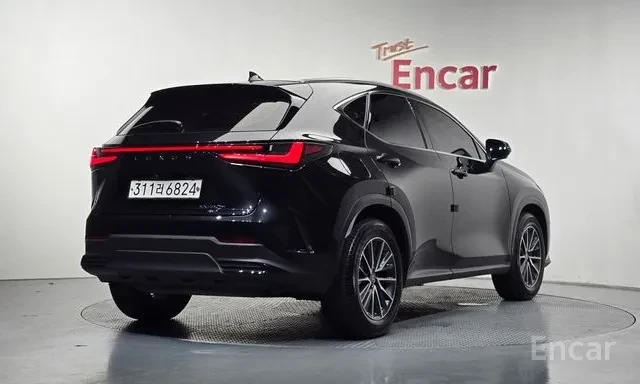 Lexus NX 450 PLUG-IN HYBRID | PREMIUM | ОБДУХВАНЕ | ШИБИДАХ | , снимка 3 - Автомобили и джипове - 55641147